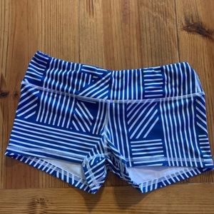 Fleo shorts blue & white lines